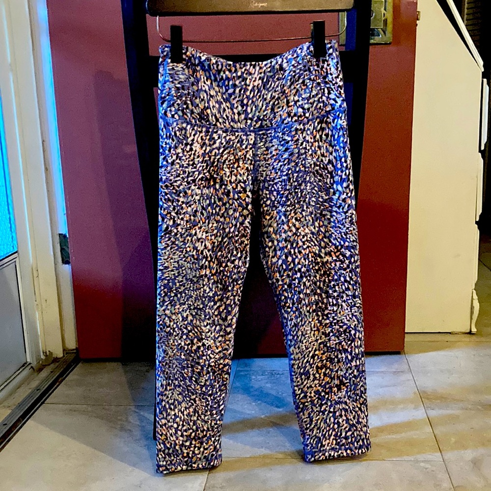 Old Navy Active PowerPress High-Rise Leggings.